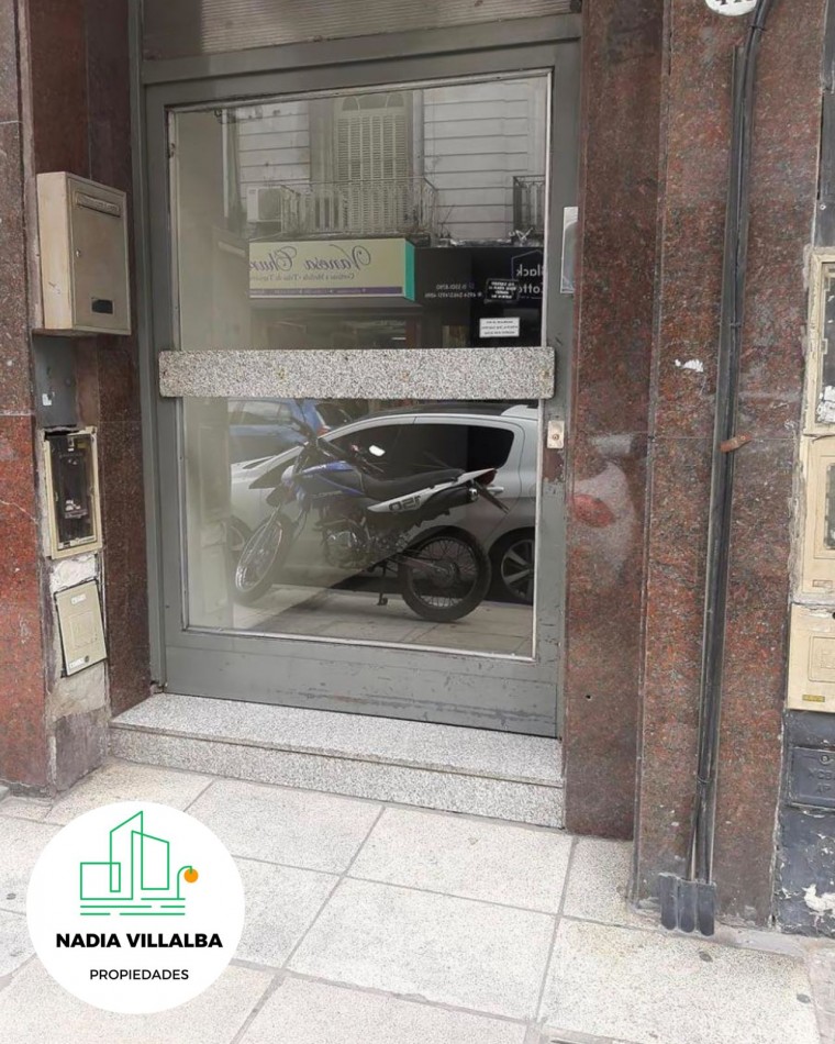 Monoambiente comodo, luminoso y con una ubicacion verdaderamente inmejorable.