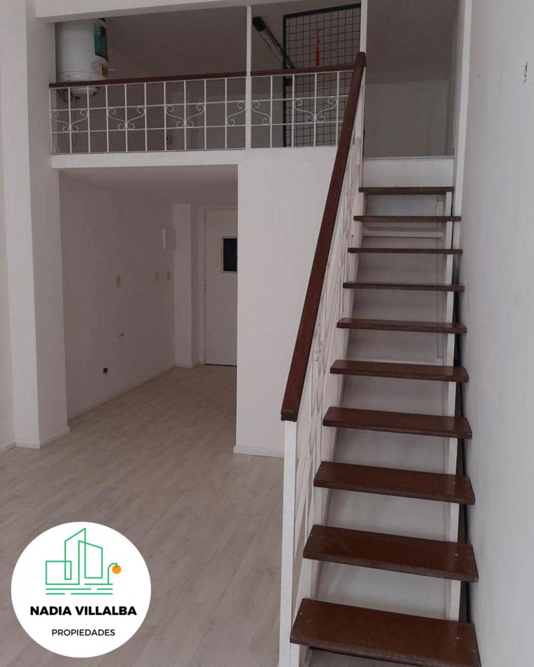 Monoambiente comodo, luminoso y con una ubicacion verdaderamente inmejorable.