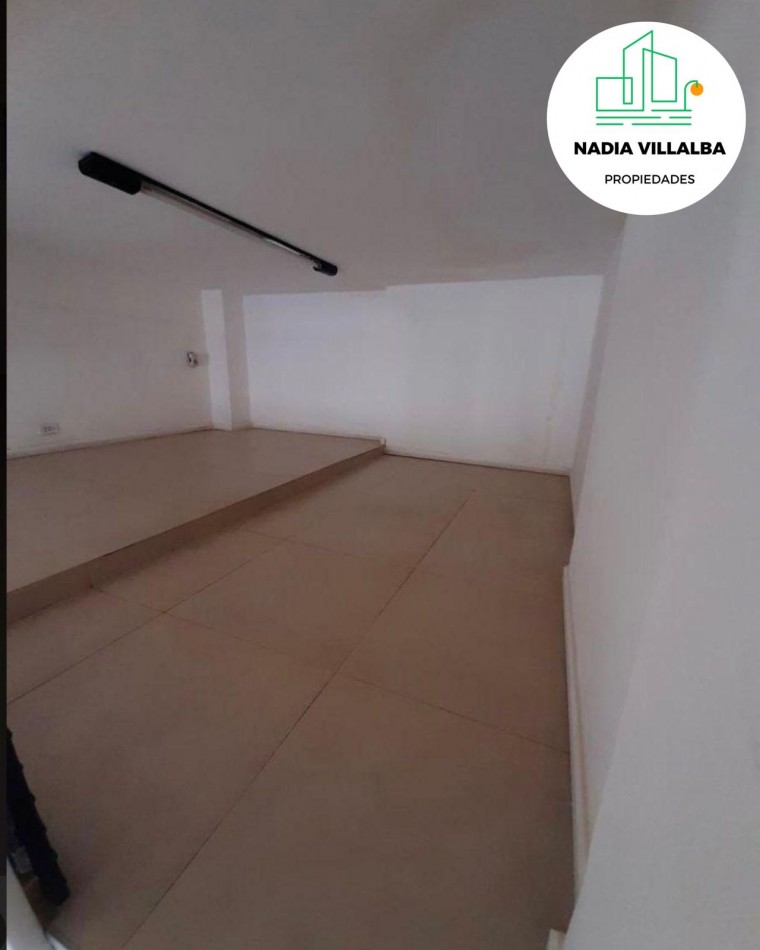 Monoambiente comodo, luminoso y con una ubicacion verdaderamente inmejorable.