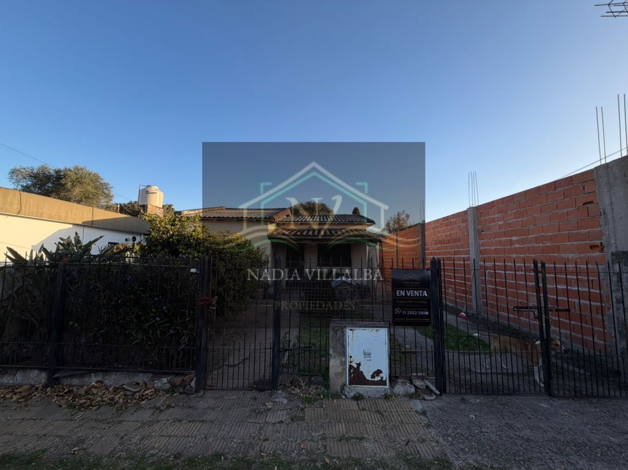 CASA A REFACCIONAR SOBRE HERMOSO LOTE