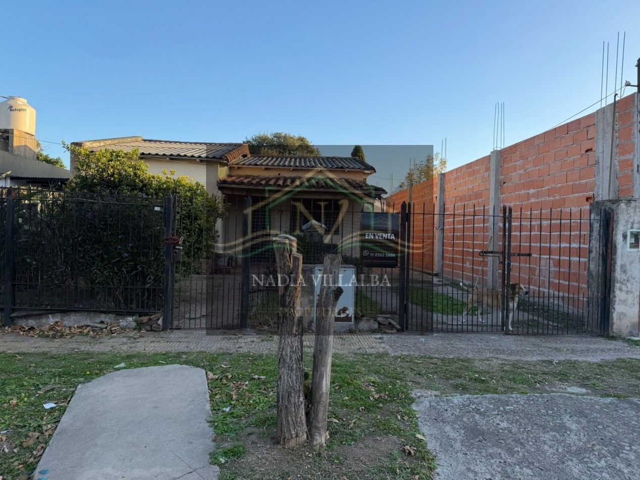 CASA A REFACCIONAR SOBRE HERMOSO LOTE